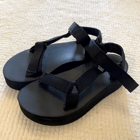 TEVA Sandals color black - Picture 1 of 5
